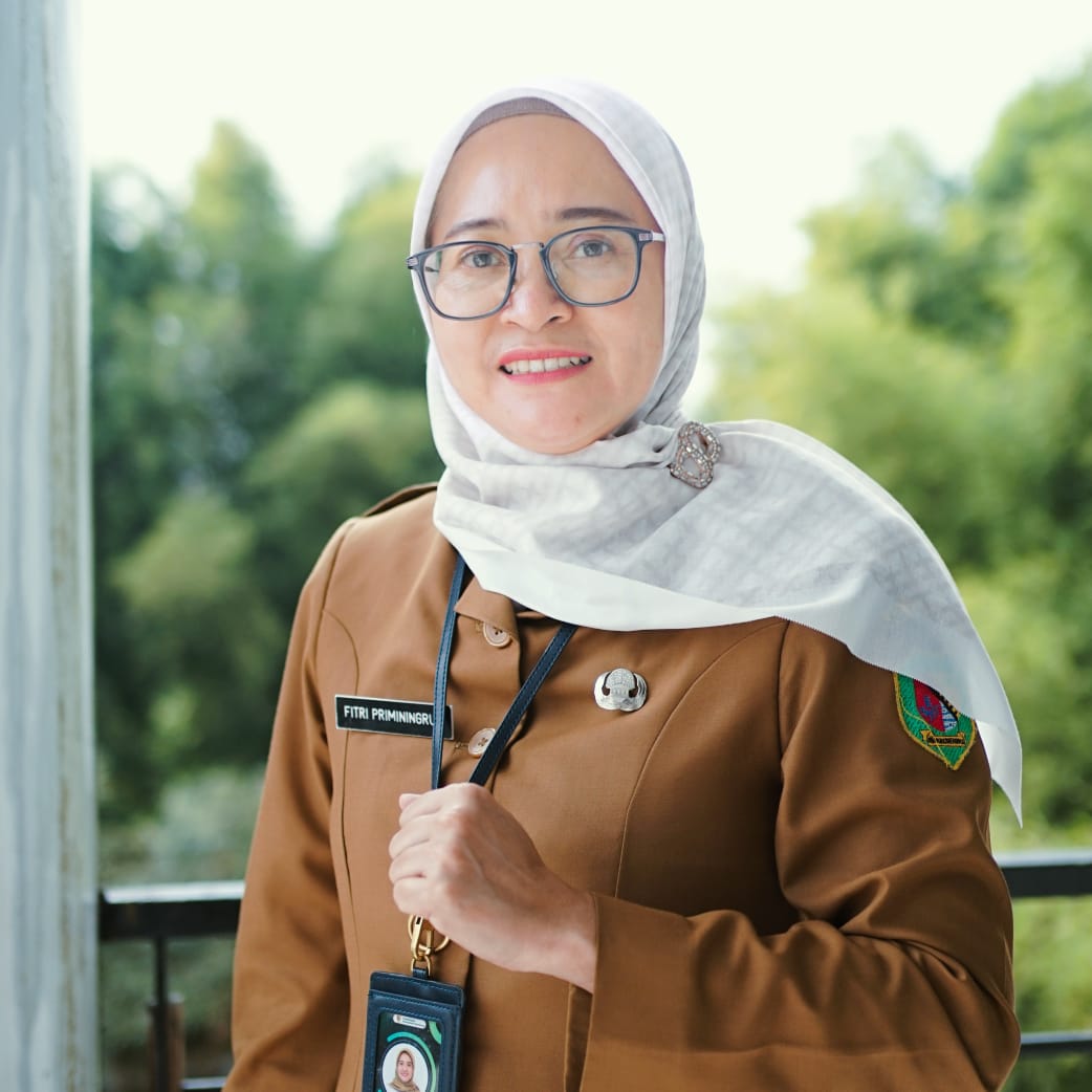 FITRI PRIMININGRUM, S.ST, M.Si
